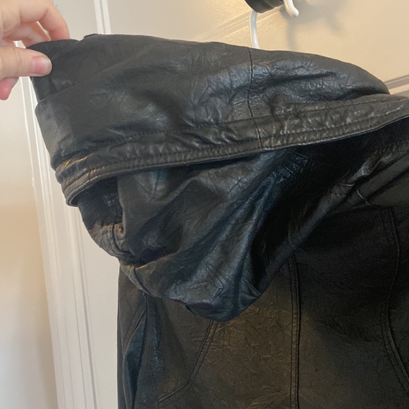 Danier Leather Bomber Jacket with leather hood - Picture 4 of 5